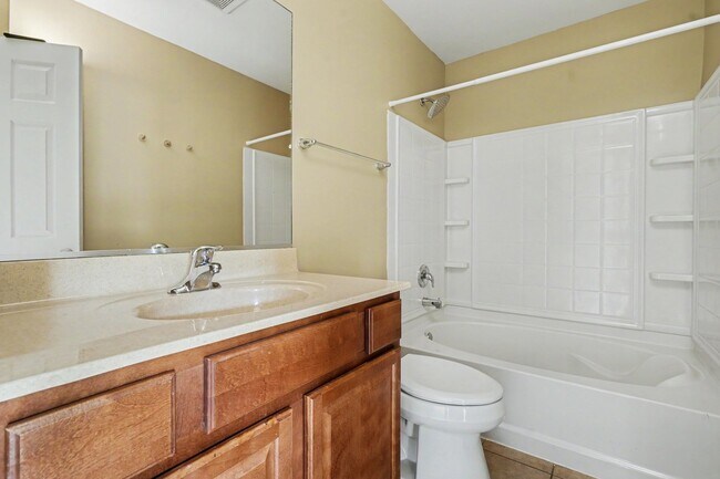Building Photo - 24617 Patriot Square Dr S