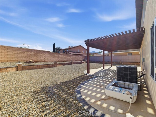 Building Photo - 2775 S Buena Vista Ave