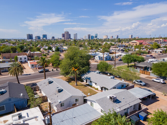 Building Photo - 12th Street Townhomes