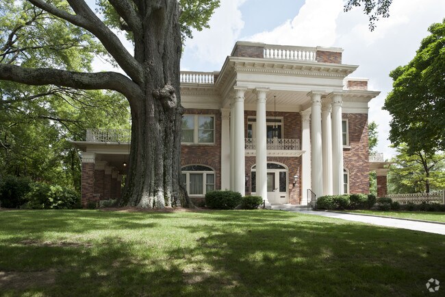 Building Photo - Herndon House Apartments