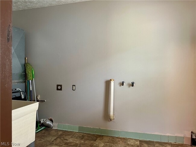 Building Photo - 4823 Dunsmore Ave