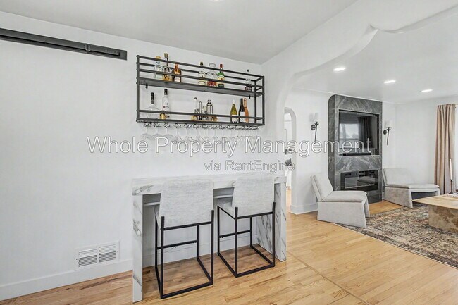 Building Photo - 3038 Sheridan Blvd