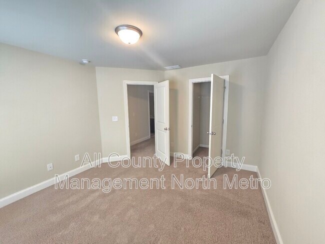 Building Photo - 10600 Arlington Point