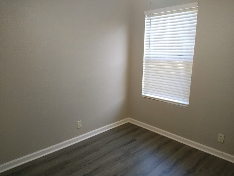 Bedroom - 6306 Green Top Dr