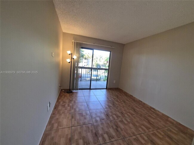 Building Photo - 8811 SW 132nd Pl