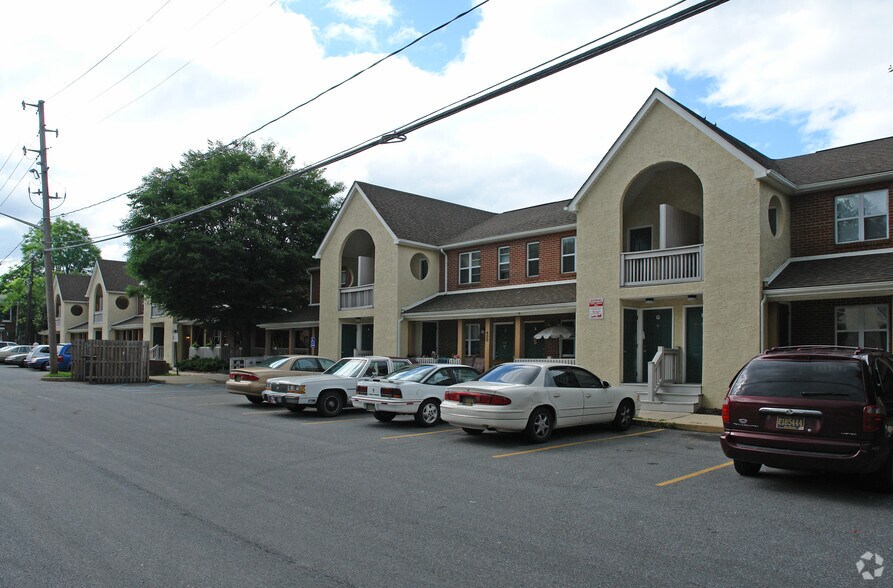 River Commons 200 N Poplar St Wilmington DE 19801 Apartment Finder