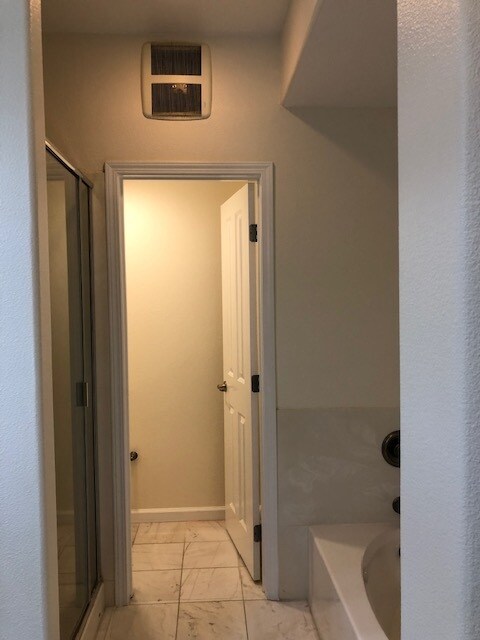 Building Photo - 20500 Town Center Ln