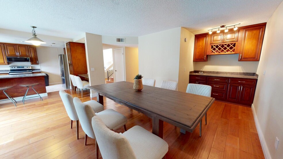 Building Photo - 583 Seahorse Ln