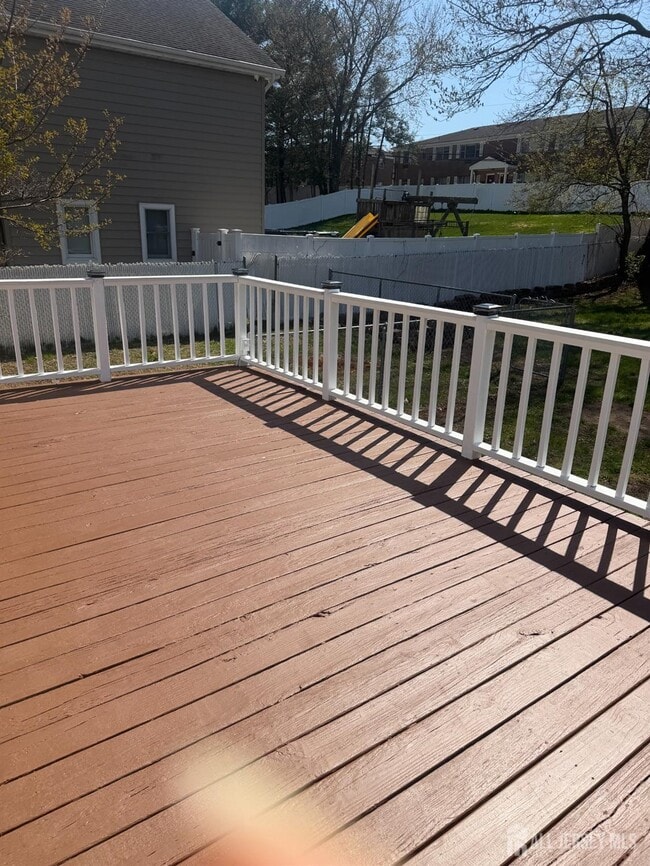 Building Photo - 13 Oakwood Dr