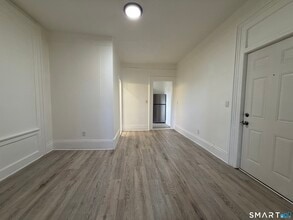 Building Photo - 44 Franklin St