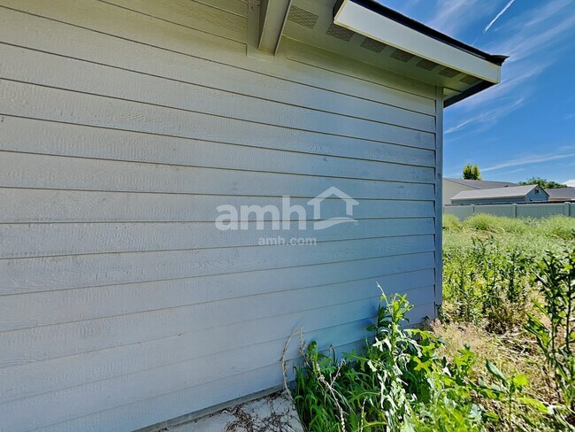 Building Photo - 1519 S Horton St