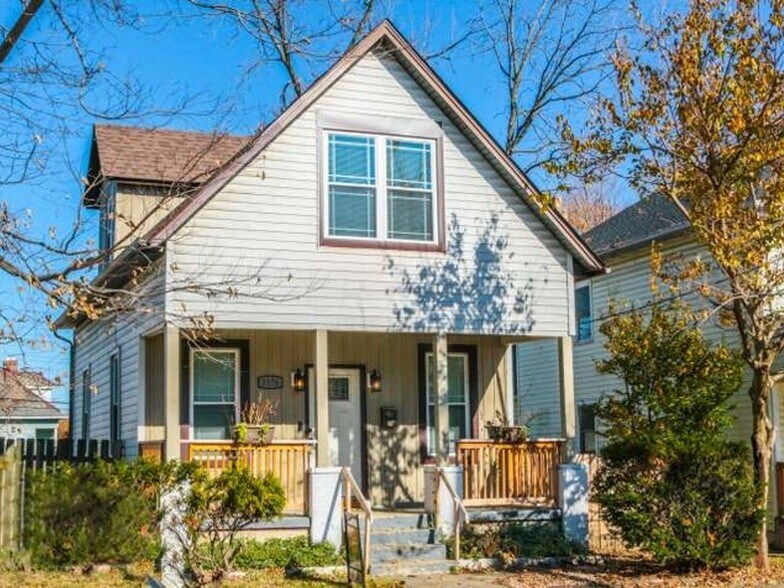 Primary Photo - 1576 Greenway Ave