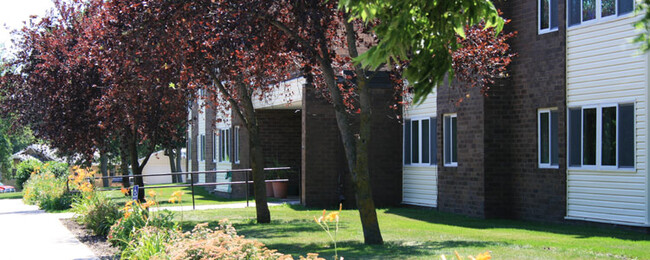 Building Photo - Rosewood Heights Apartments