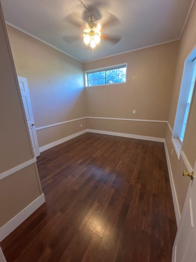 Building Photo - 202 Canal Ln