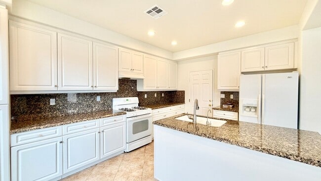 Building Photo - Beautifully Maintained & Spacious Two-Story Home in the Privately-gated Belleza Community of San ...