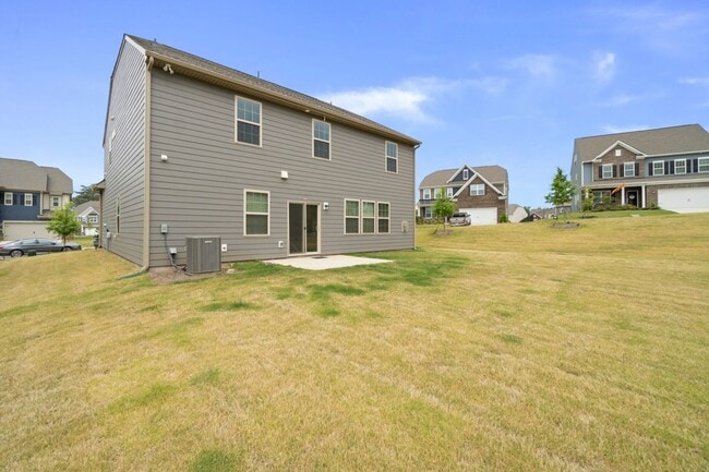 Building Photo - This Beautiful 4 Bedrooms, 2.5 Bathrooms i...