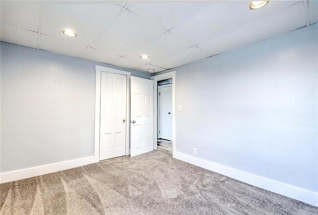 Building Photo - 68 Division St