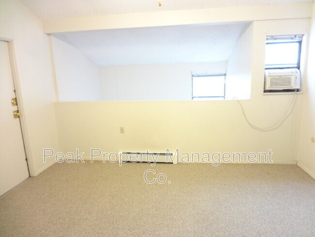 Building Photo - 512 E Monroe Dr
