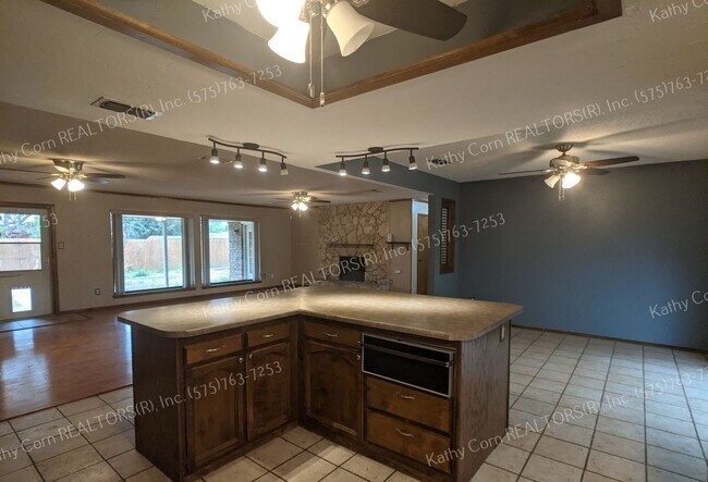 Building Photo - Spacious Luxury in Colonial Park