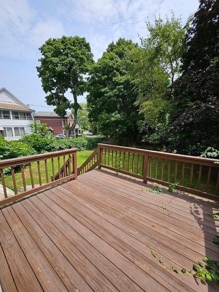 Building Photo - 61 Lawe St