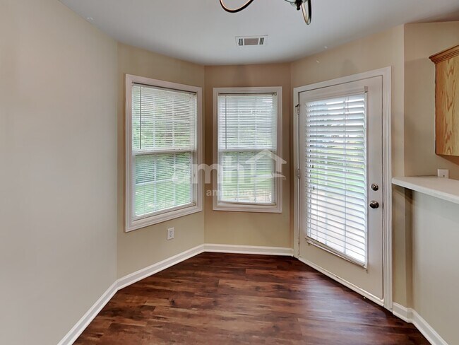 Building Photo - 6433 Grand Hickory Dr