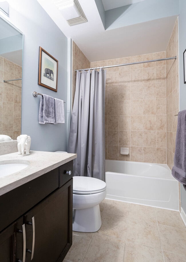 Building Photo - 5858 N Broadway