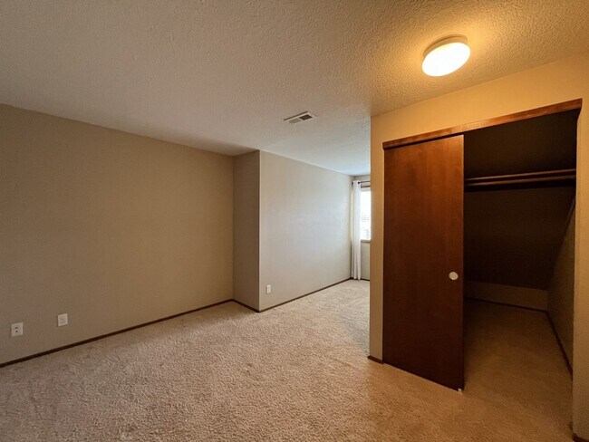 Building Photo - Light-Filled Three Bedroom Home with Private Bonus Space and Outdoor Living