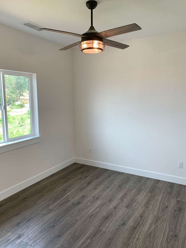 Building Photo - Breathtaking Paradise Retreat: Modern Home with Stunning Canyon Views and Next to Billie Park!