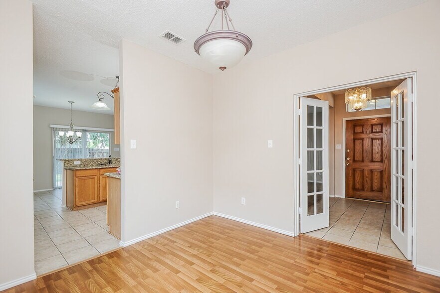 Building Photo - 5029 Lodgepole Ln
