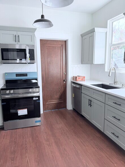 Building Photo - 236 W Michigan Ave