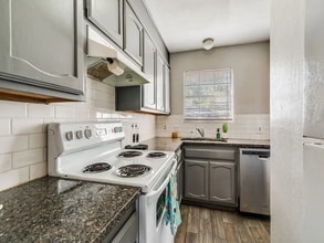 Building Photo - 7500 Chapin Rd