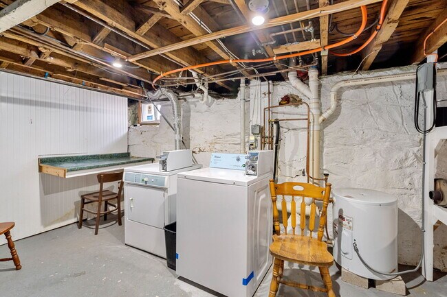 Building Photo - 20-22 Highview St