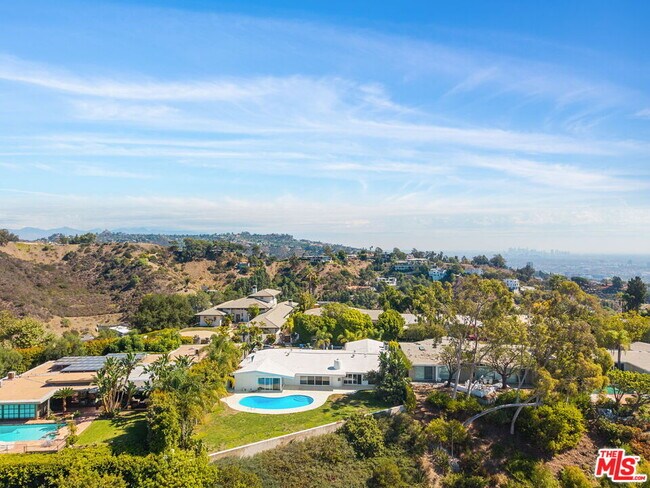 Building Photo - 1641 Tower Grove Dr