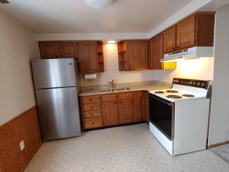 Kitchen - N50 W5616 Portland Rd