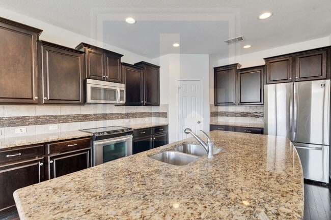 Building Photo - 1405 Middlefield Ct