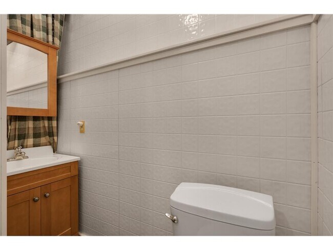 Building Photo - 15340 W Sunrise Cir