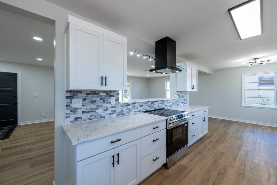 Building Photo - 4670 Frederick St