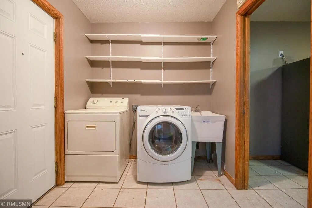 Laundry - 309 Aurora Ave