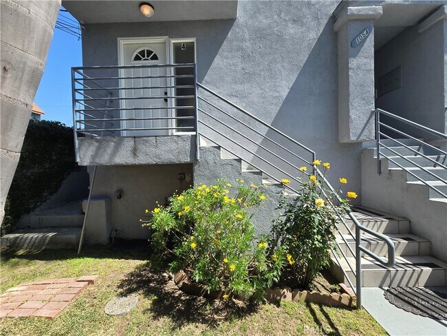 Building Photo - 1054 Harrison Ave