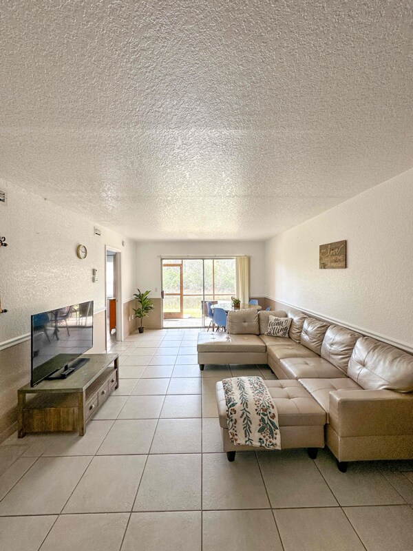 Primary Photo - 25050 Sandhill Blvd