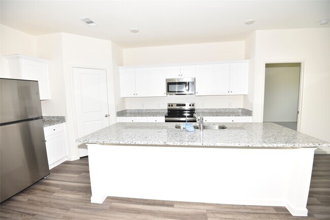 Building Photo - 21659 Cottage Ln
