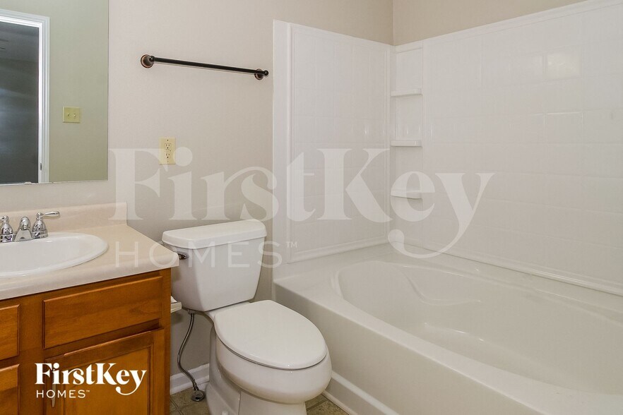 Building Photo - 10188 Cumberland Pointe Blvd