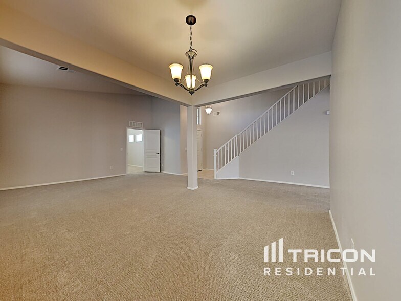Building Photo - 23565 W Hidalgo Ave