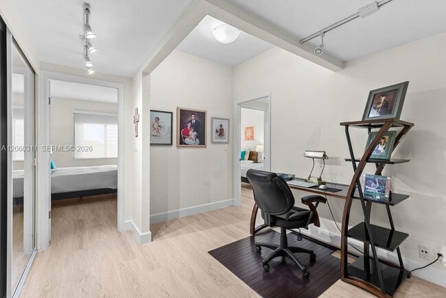 Building Photo - 251 Crandon Blvd
