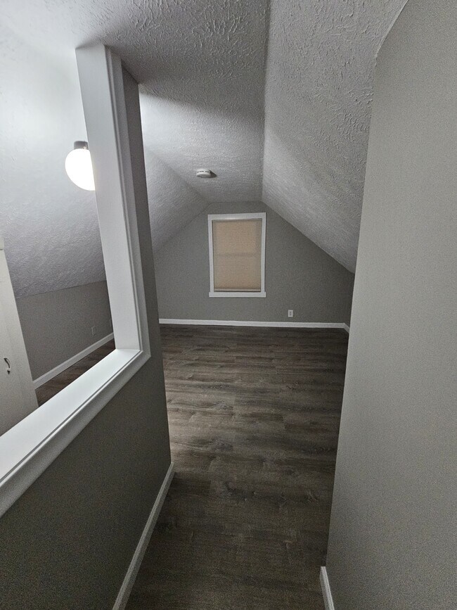 Building Photo - 5604 S 79th St