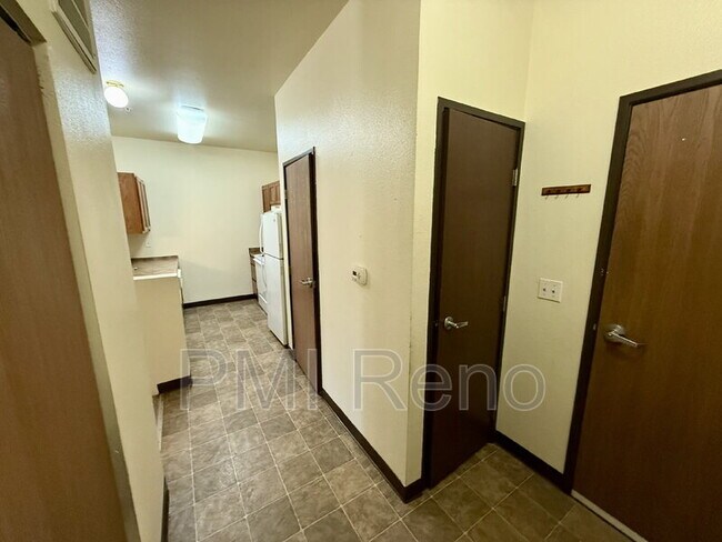 Building Photo - 1600 I St