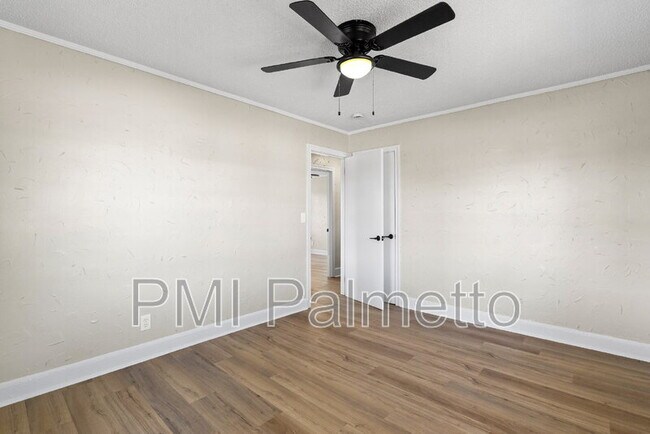 Building Photo - 1611 Holland St