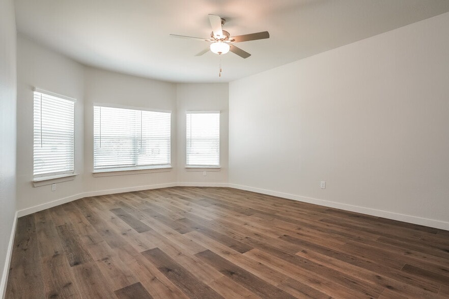 Building Photo - 1540 Harvester Dr
