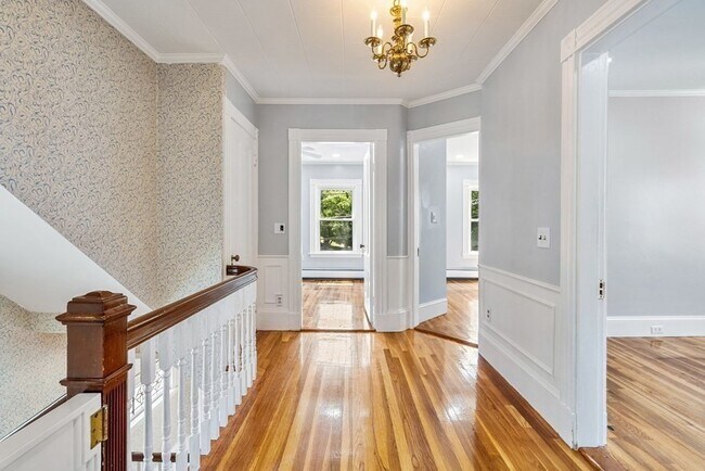 Building Photo - 68 Elm St