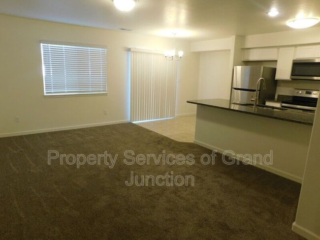 Building Photo - 654 Trinity Way